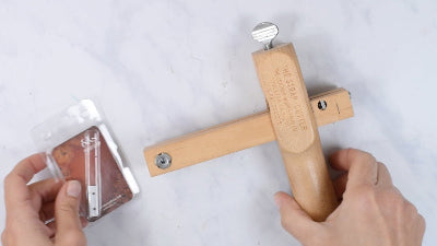 Optional tool - a strap cutter