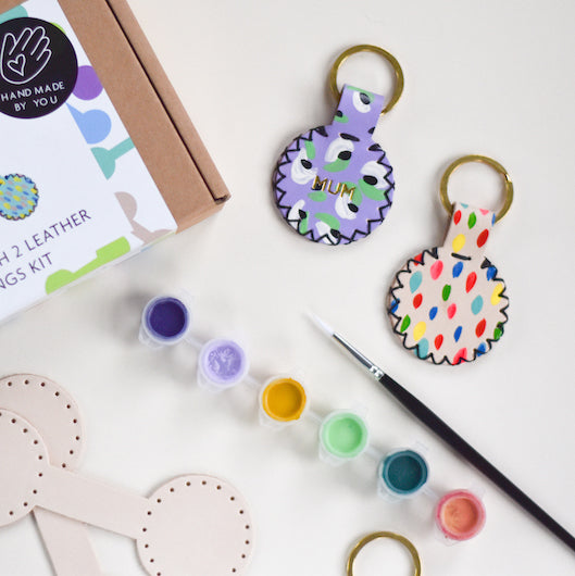 PAINT AND STITCH 2 KEYRINGS KIT